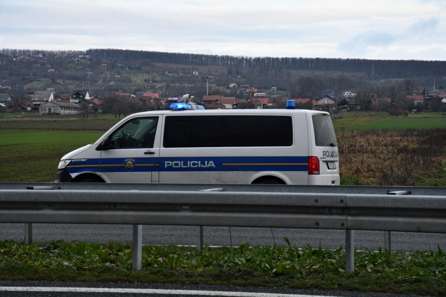 UŽAS U SUSJEDSTVU: Uz autocestu nađeno tijelo, u toku uviđaj